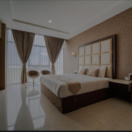 Osaka Hotel Batam Nagoya Buitenkant foto