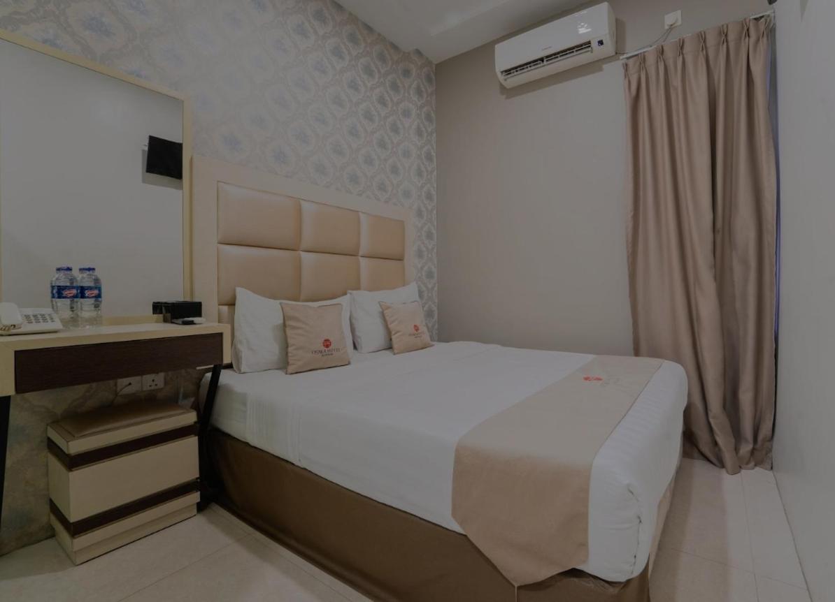 Osaka Hotel Batam Nagoya Buitenkant foto