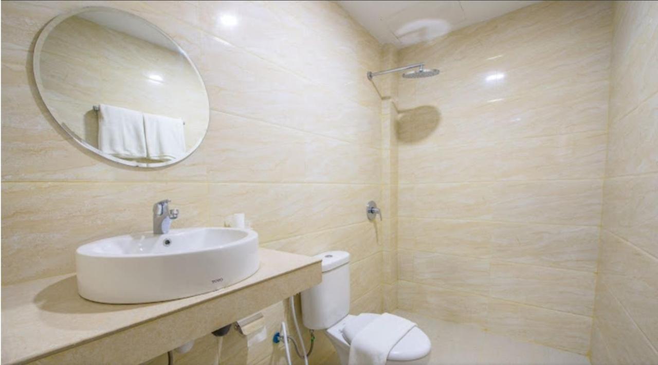 Osaka Hotel Batam Nagoya Buitenkant foto