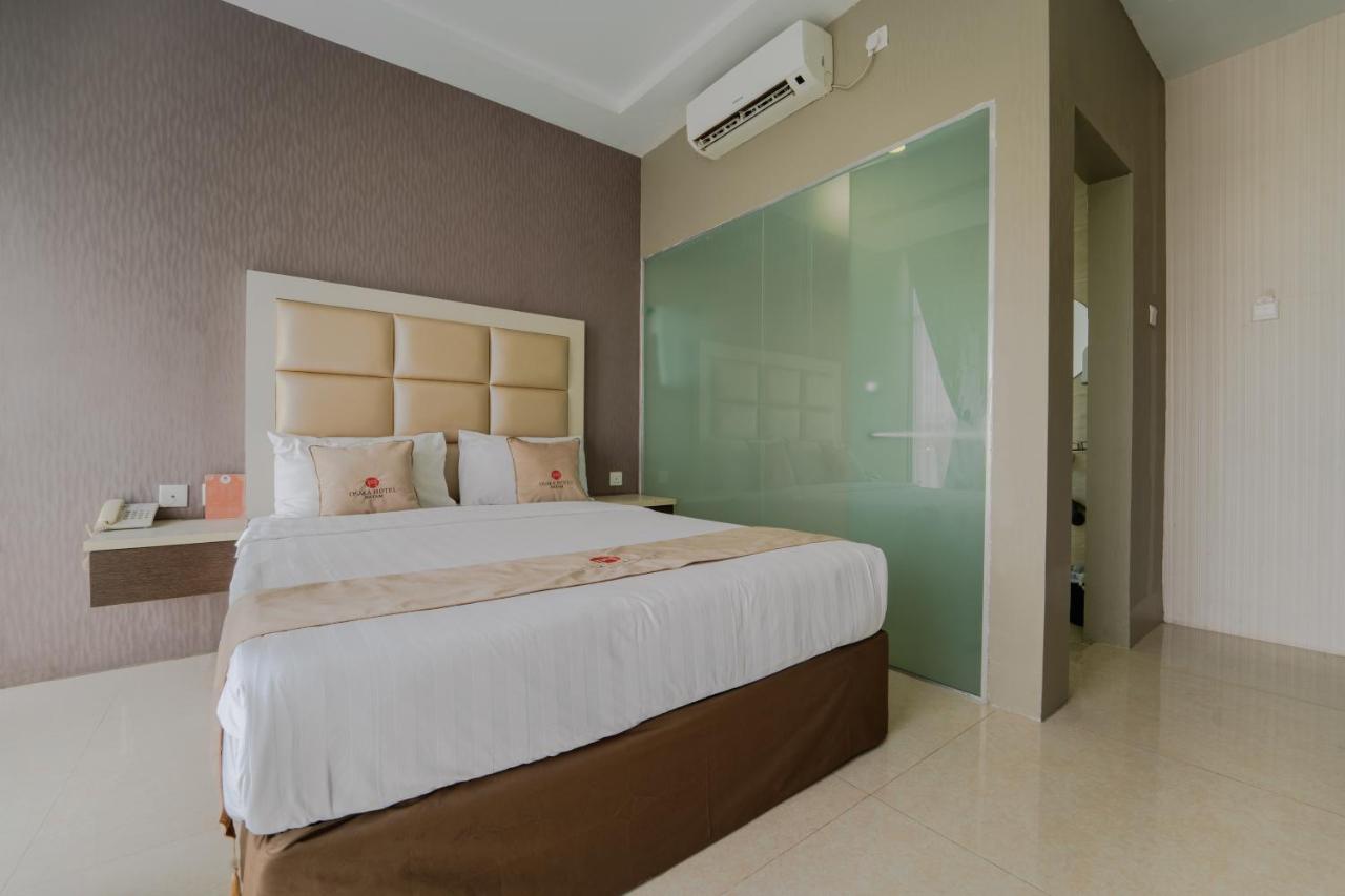 Osaka Hotel Batam Nagoya Buitenkant foto